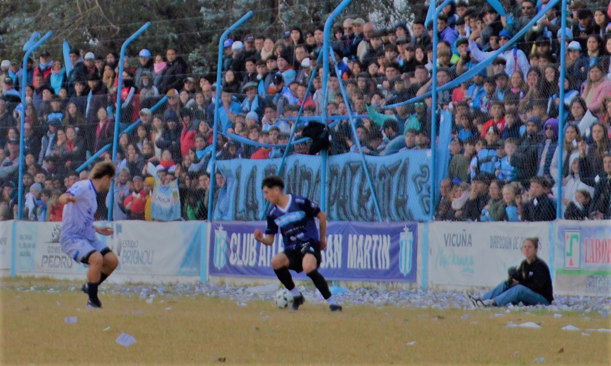 San Martín, el último campeón, lidera en soledad el torneo Clausura