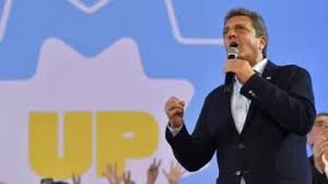Sergio Massa llegó a Córdoba en el marco de la campaña para las Paso