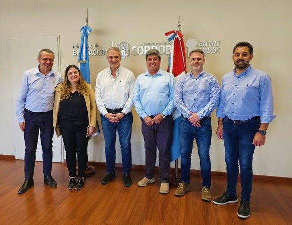 Funcionarios municipales estuvieron en el Ministerio de Educación