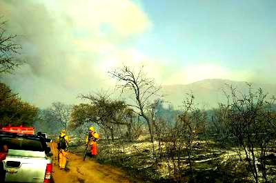 Los incendios no dan tregua al incesante trabajo de bomberos