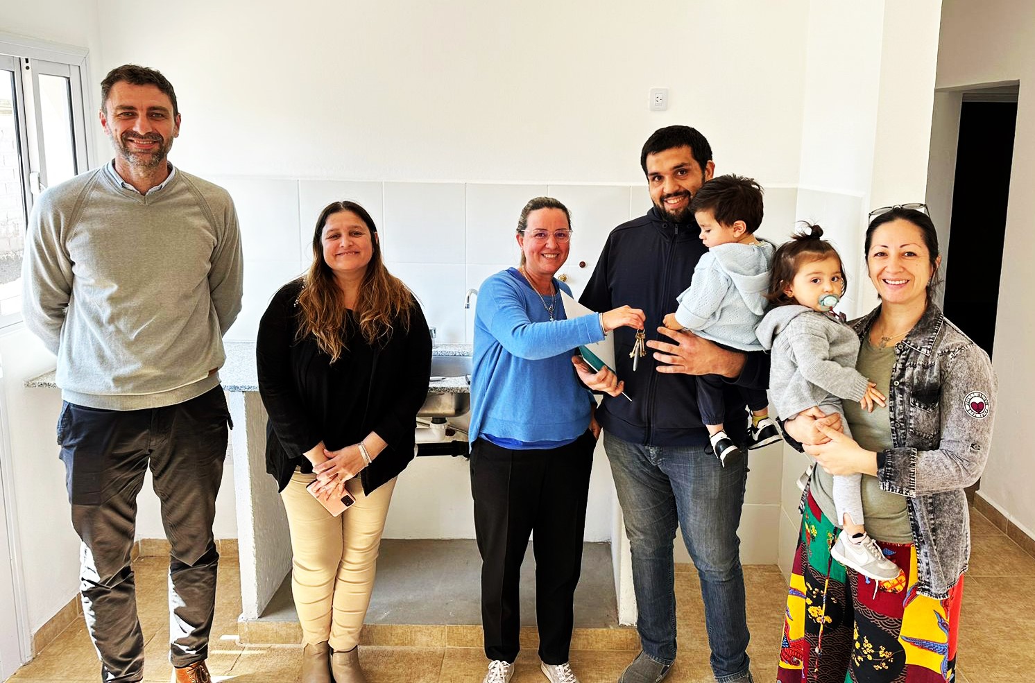 El municipio de Mackenna realizó la entrega de dos nuevas casas del PROMAVI