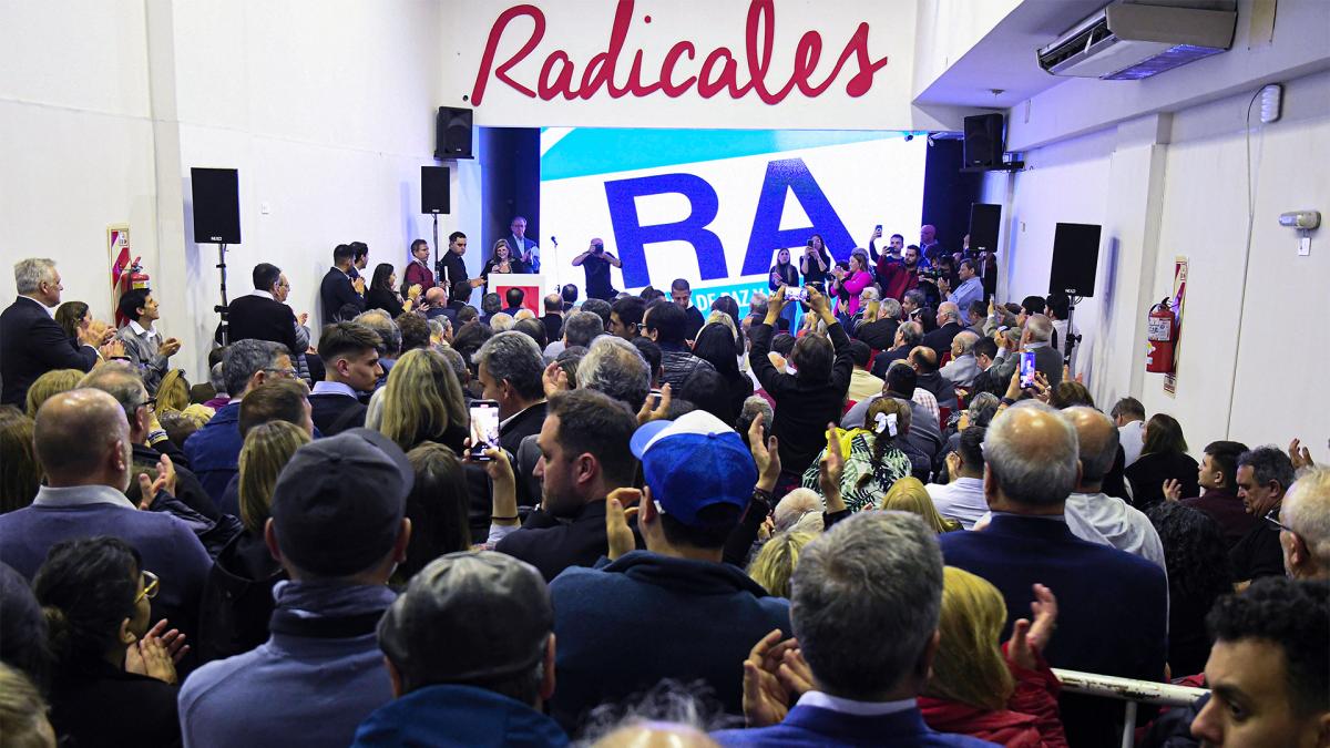 Dirigentes radicales no dudan: Con Milei, ni a la esquina