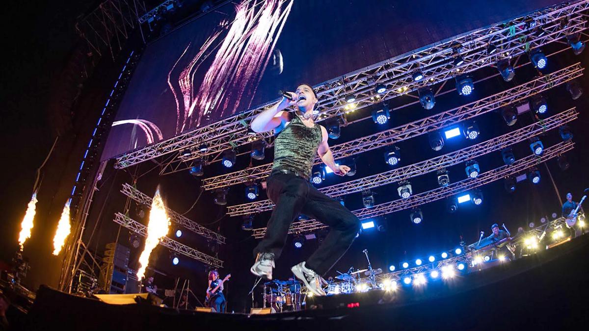 Wos le cantó a Milei: No soy falso león, no rancheo con los gatos ni me abrazo a un pato