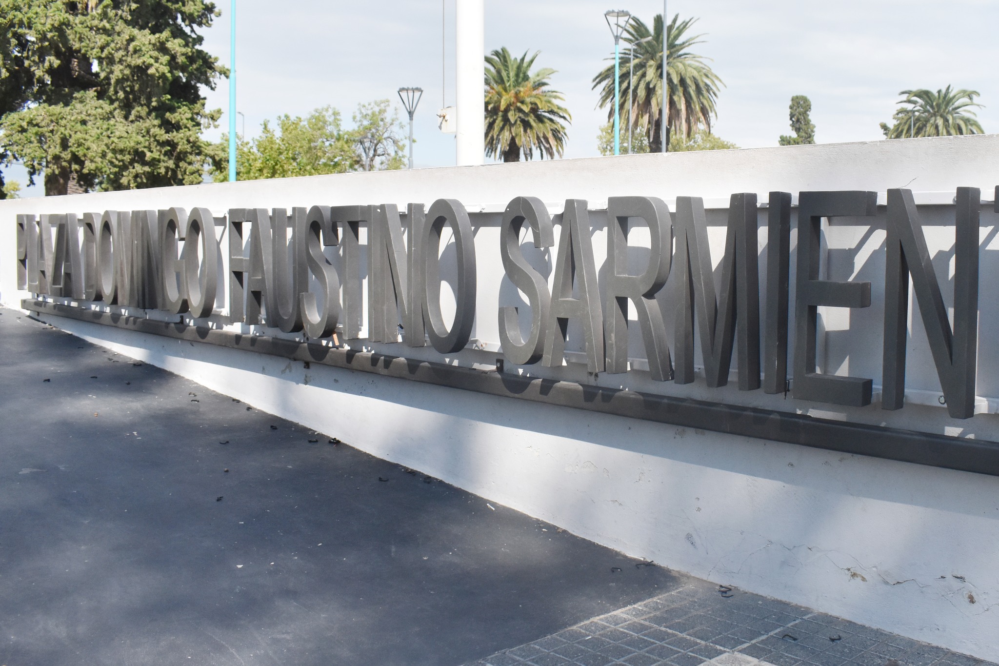 Vandalismo en la Plaza Sarmiento