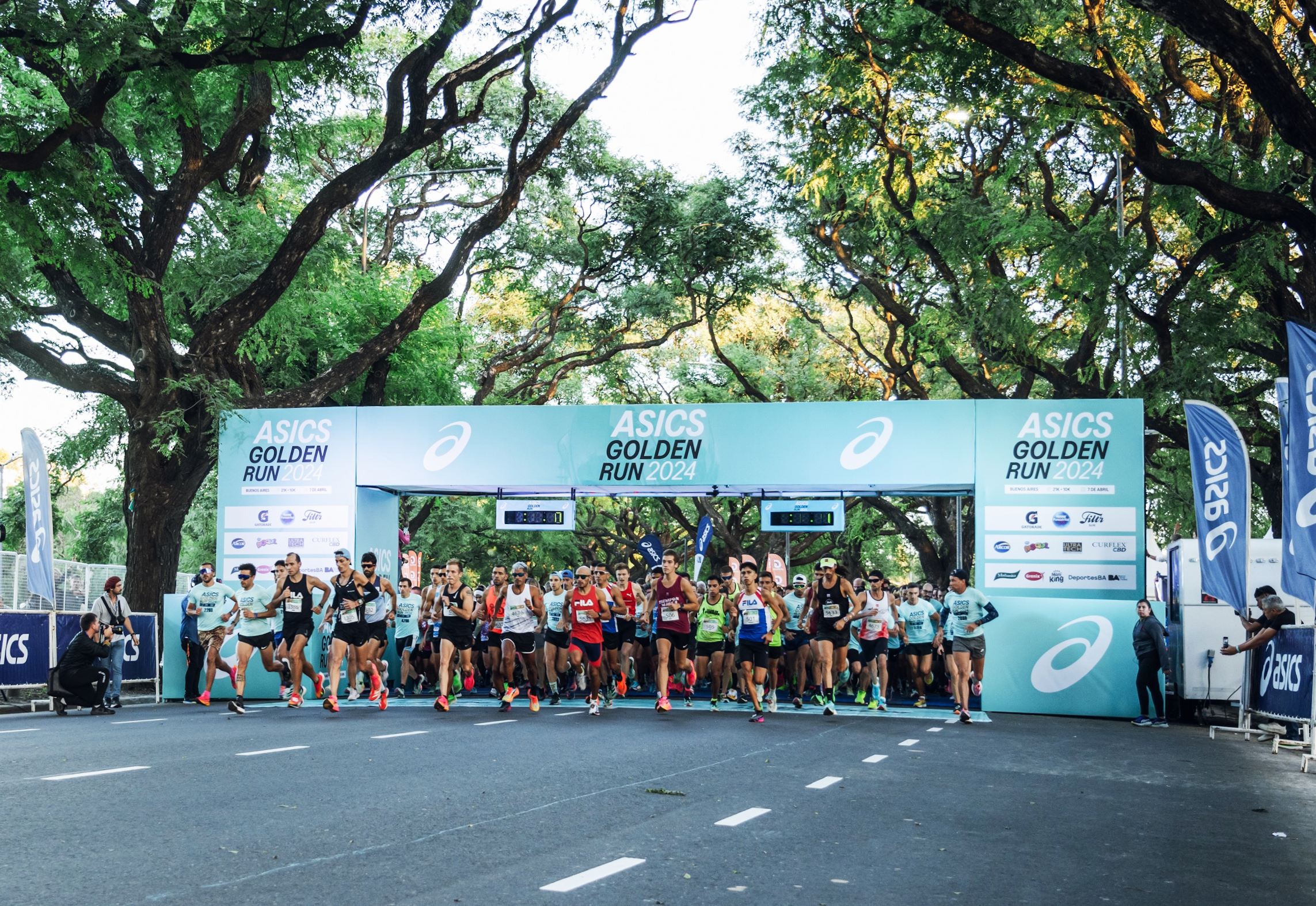 ASICS GOLDEN RUN: MÁS DE 8.000 CORREDORES COLMARON LAS CALLES A PURA PASIÓN