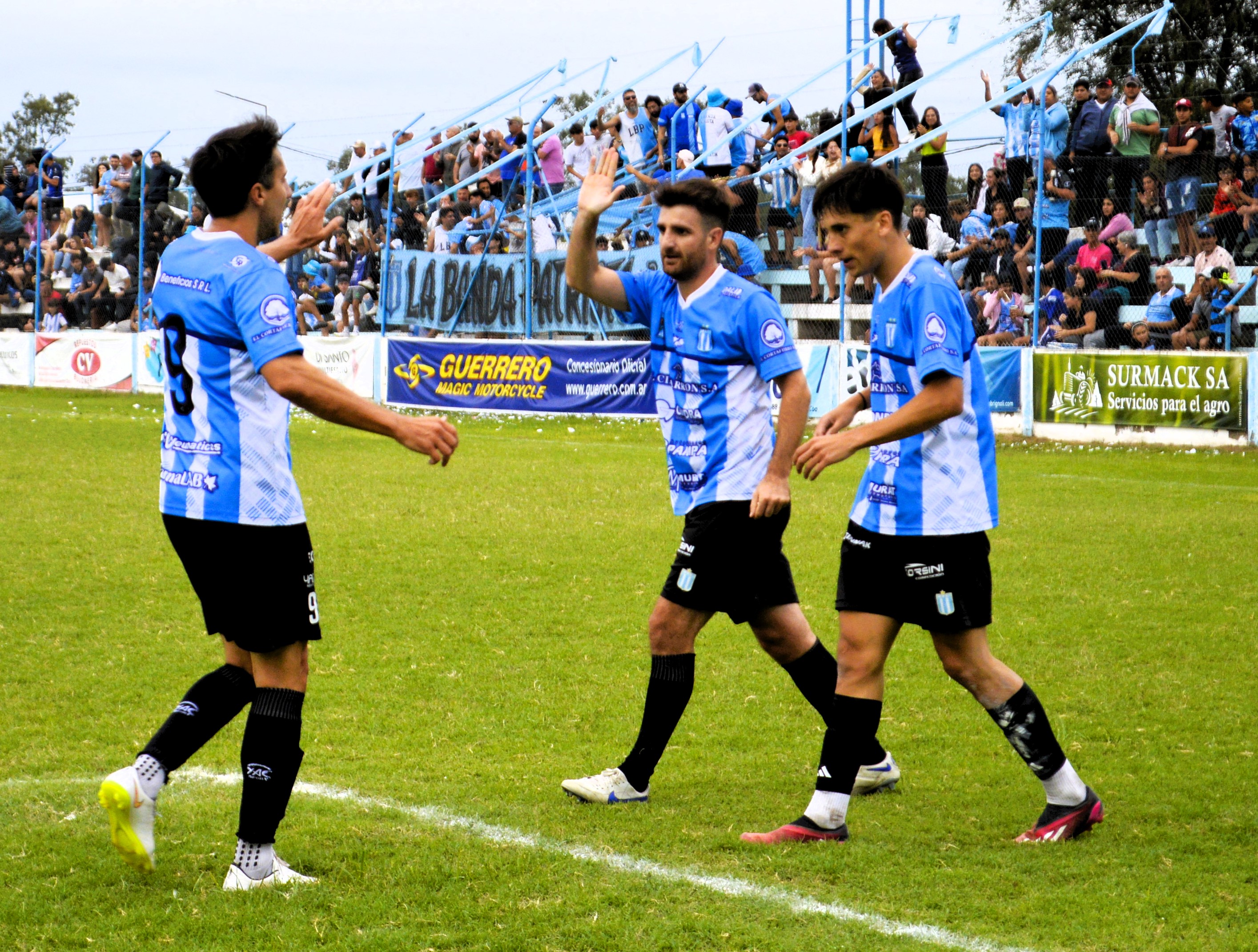 Santa victoria de San Martín ante Banda Norte en el Parque Centenario