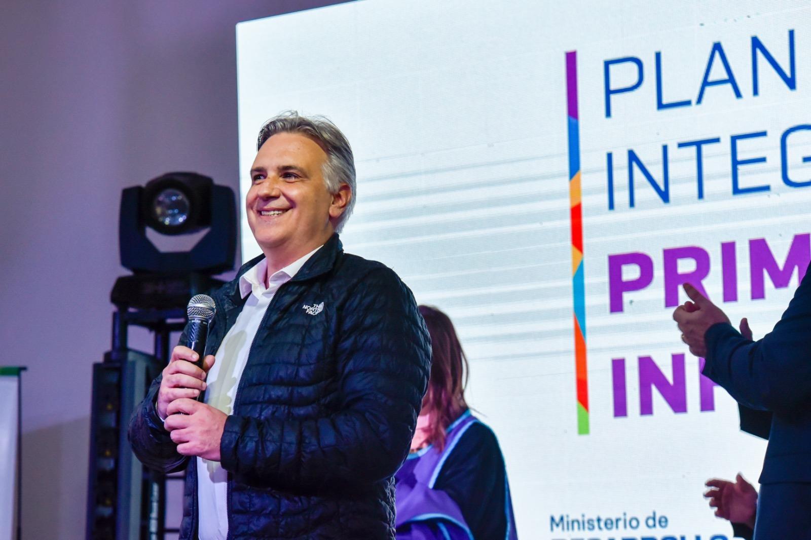 Llaryora puso en marcha el Plan Integral para la Primera Infancia