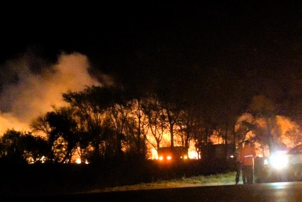 Incendio de banquinas al este de Vicuña Mackenna