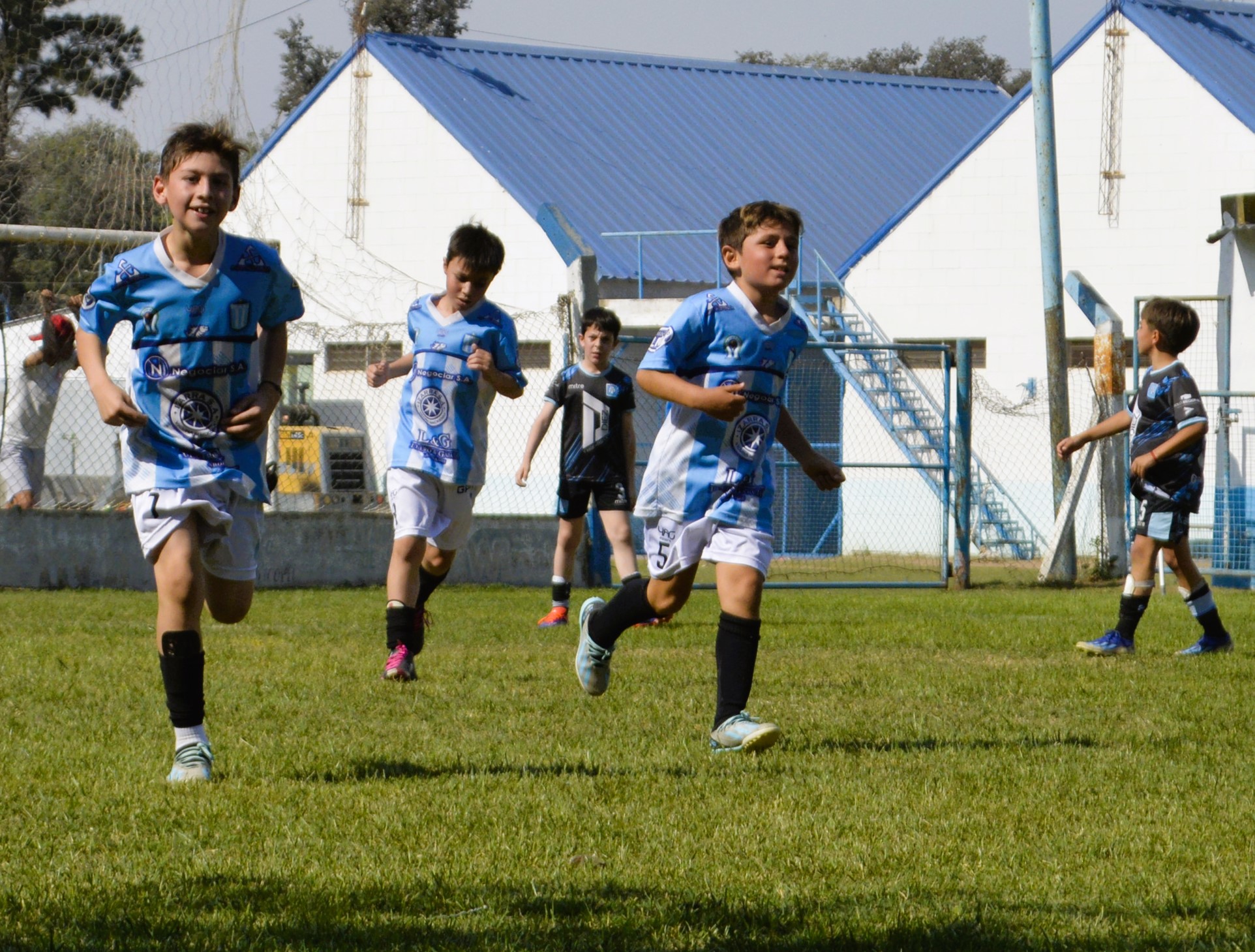 La Categoría 2015 de San Martín venció a Estudiantes A y le arrebató la cima de la Zona Copa de Oro