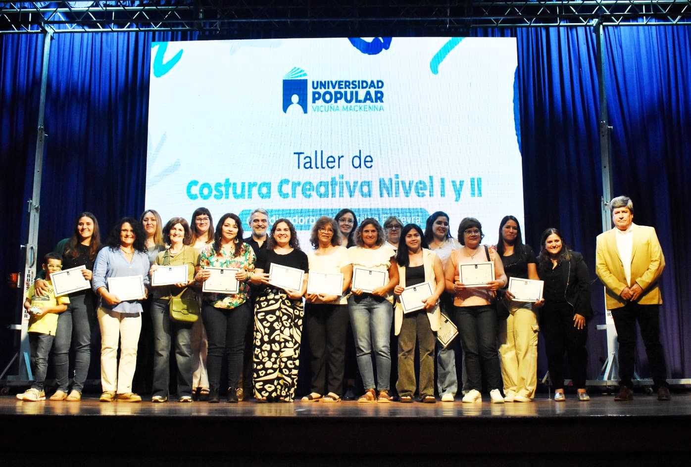 Más de 500 alumnos y alumnas de la Universidad Popular recibieron sus certificados