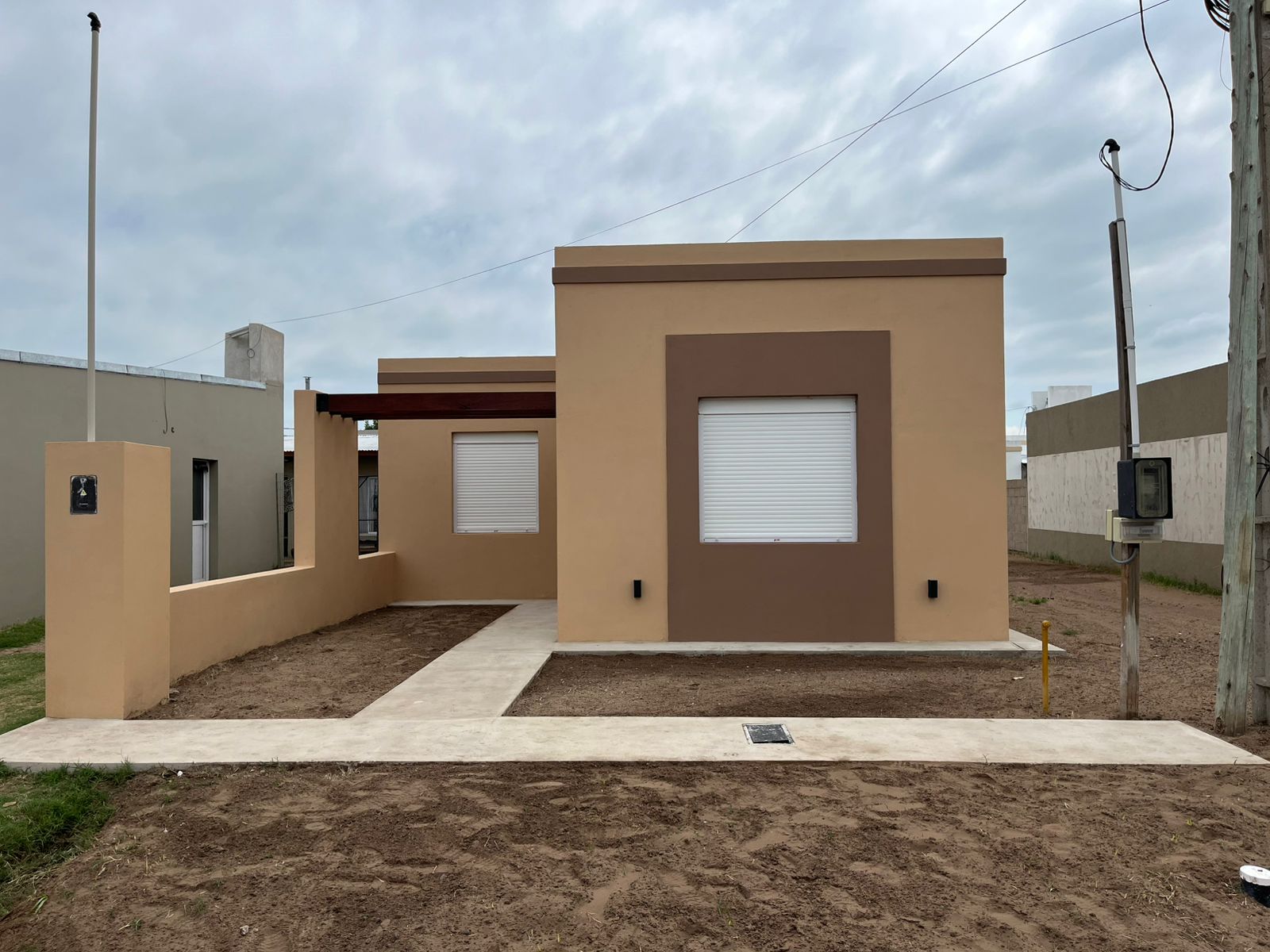 La Muni de Mackenna realizó la entrega de una nueva casa del Plan PROMAVI