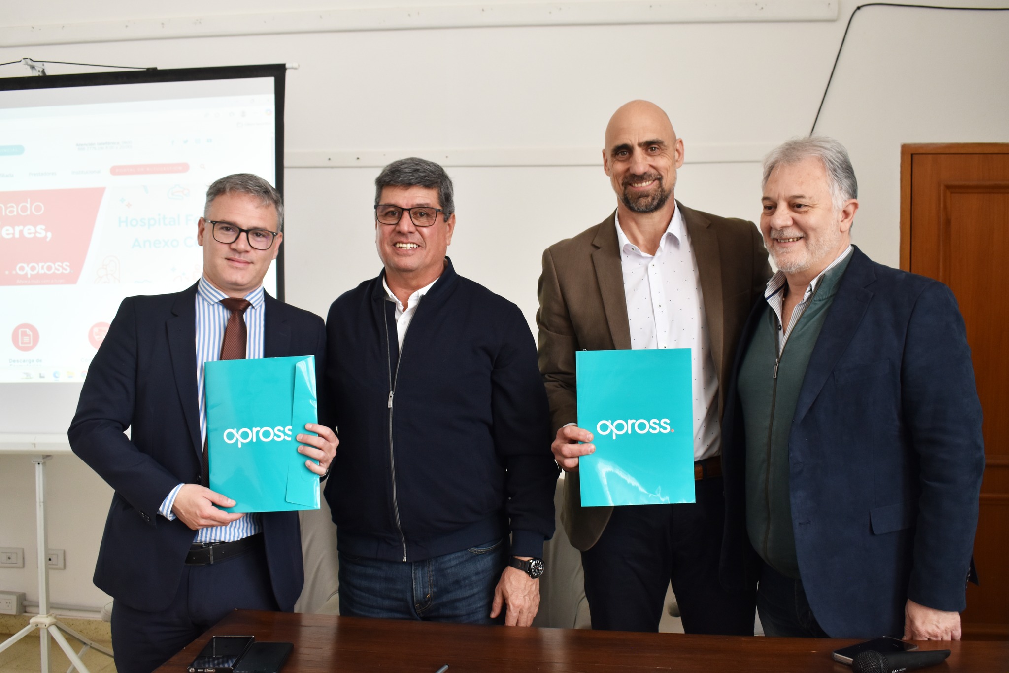 Apross firmó convenio con la Municipalidad de Mackenna
