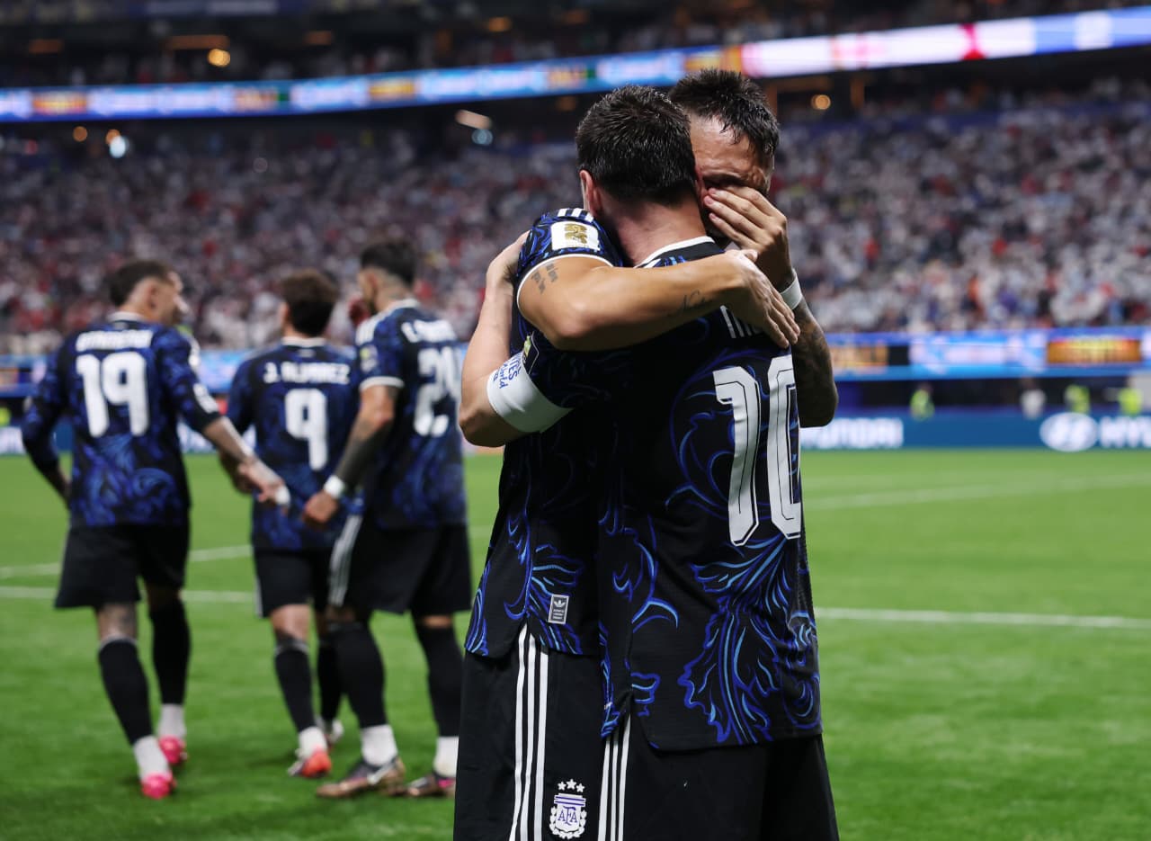 Argentina con garra, corazón y jerarquía se lo dio vuelta a Inglaterra y jugará la Final ante España