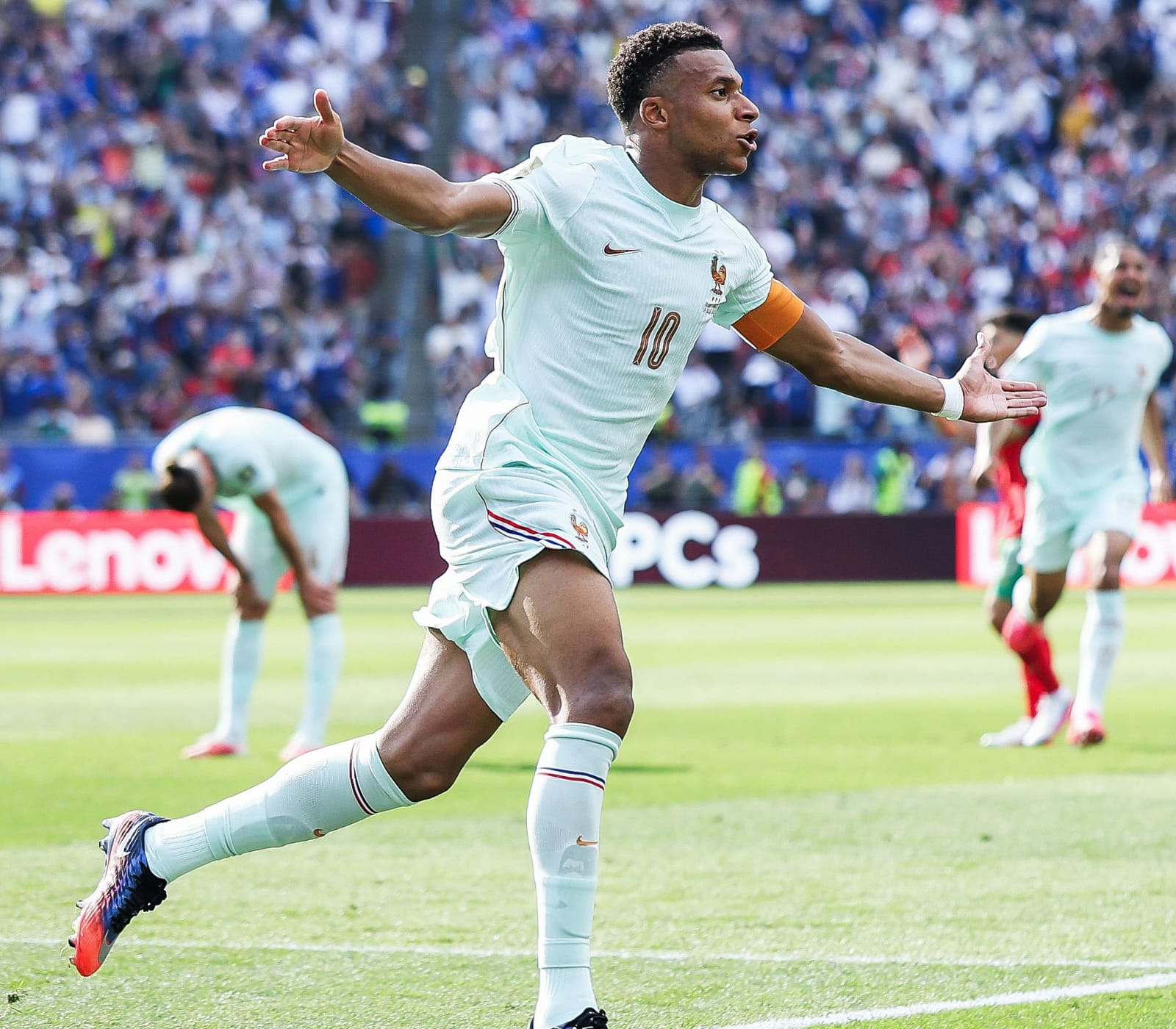 Francia fue superior a Marruecos le ganó dos a cero y se metió entre los cuatro mejores del Mundial