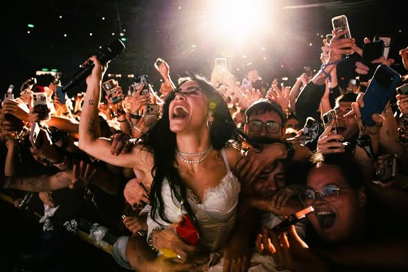 Lali volvió a hacer historia y brilló en su tercer River ante más de 80 mil personas