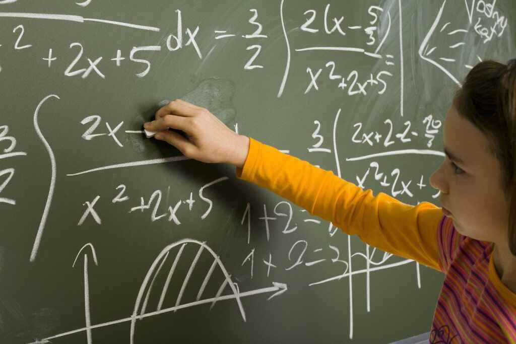 Las escuelas primarias refuerzan Lengua y Matemática con más horas en las aulas​