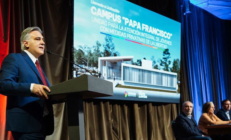 Llaryora anunció la construcción de un nuevo establecimiento para alojar a jóvenes con medidas privativas de la libertad Llaryora anunció la construcción de un nuevo establecimiento para alojar a jóvenes con medidas privativas de la libertad