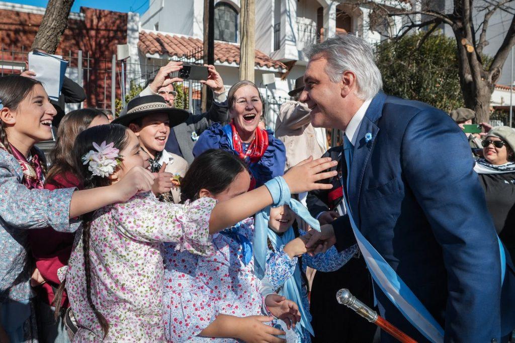 Llaryora encabezó los actos por el Día de la Independencia en Río Cuarto y llamó a la unidad de los argentinos