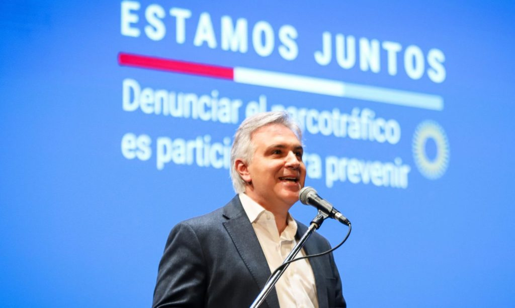 Llaryora presentó el programa Estamos Juntos, para fortalecer la prevención comunitaria y la denuncia del narcomenudeo