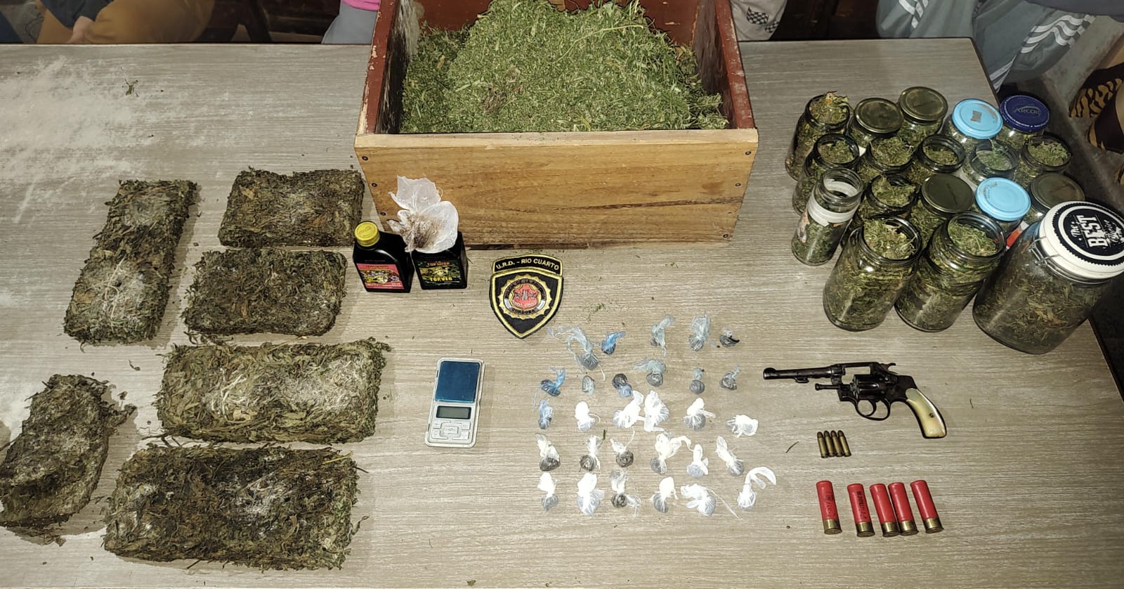 Mackenna: Allanamiento con secuestro de arma de fuego, motocicleta con numeración adulterada y drogas Mackenna: Allanamiento con secuestro de arma de fuego, motocicleta con numeración adulterada y drogas