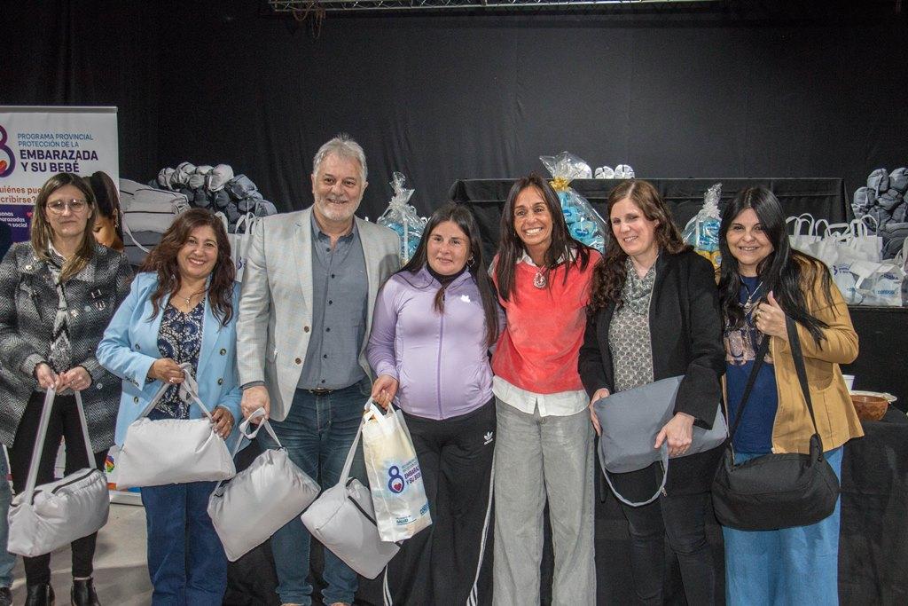 Maternando: beneficiarias de Río Cuarto y la región recibieron sus ajuares