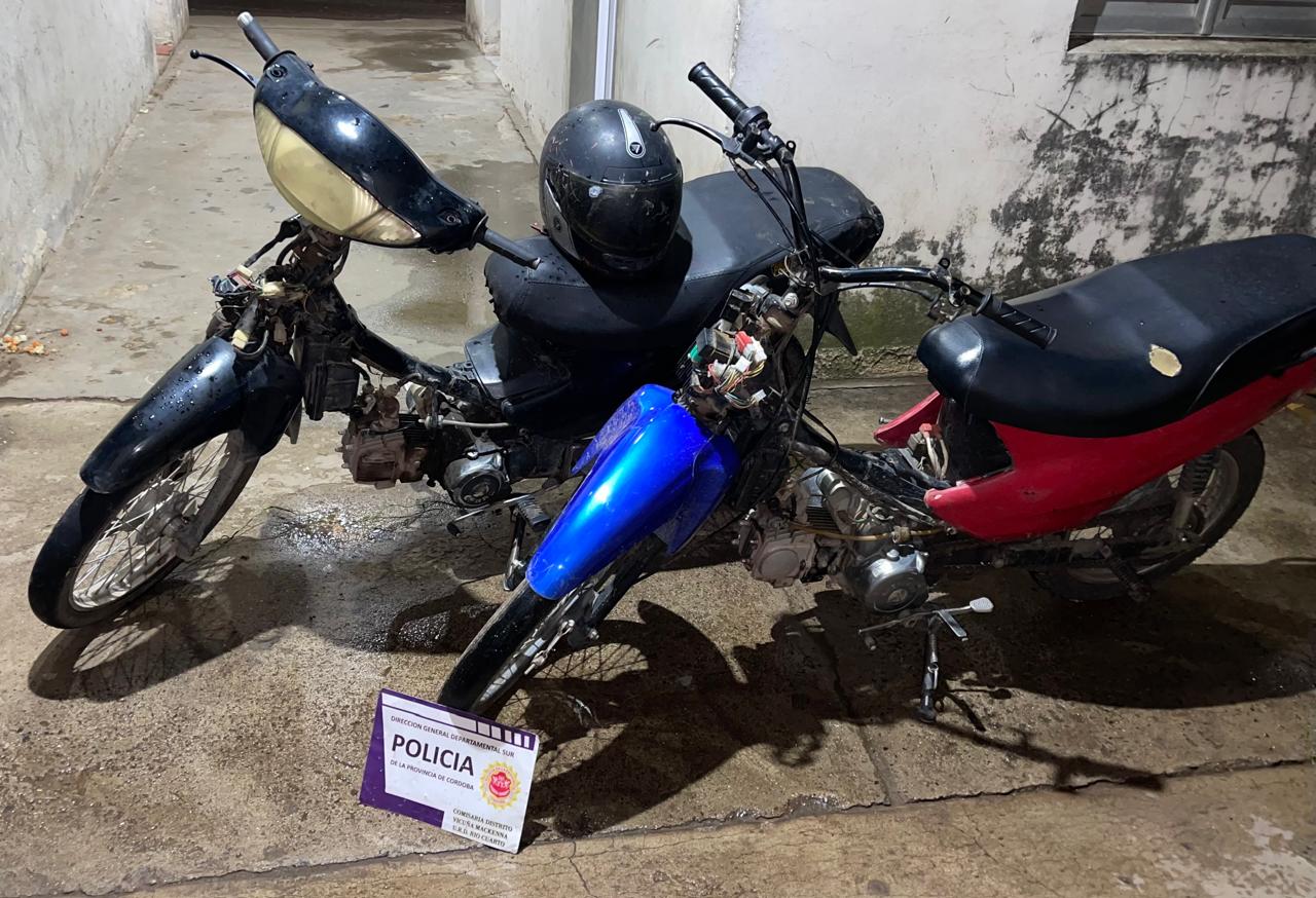 Recupero de motos robadas en Vicuña Mackenna y Coronel Moldes