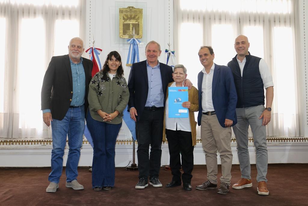 Río Cuarto: 61 familias recibieron sus escrituras