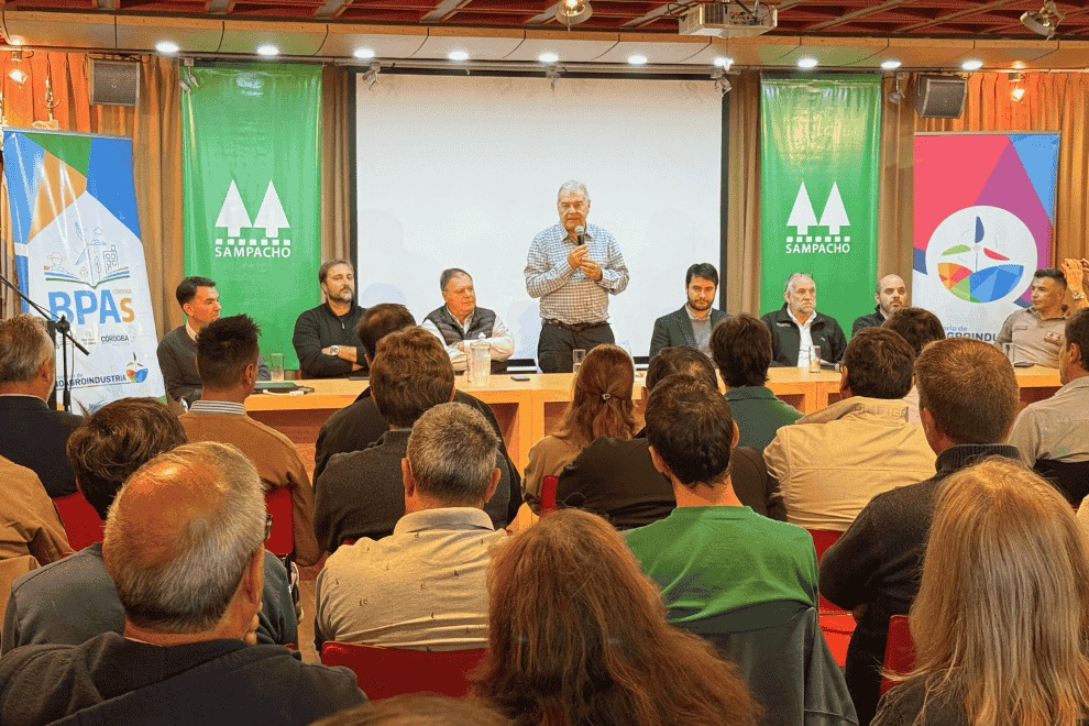 Río Cuarto: La Provincia entregó más de $900 millones para fortalecer caminos rurales y promover prácticas sostenibles