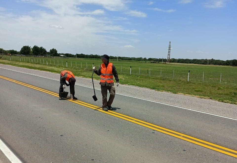 Seguridad vial: Córdoba pone en valor señales de tránsito en 5.600 kilómetros de rutas provinciales