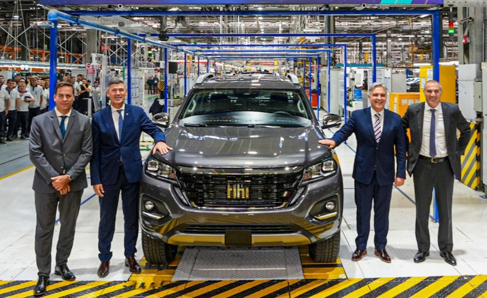 Stellantis inició en Córdoba la producción de su pick-up: Es la mejor noticia industrial que Argentina tiene en mucho tiempo, sostuvo Llaryora